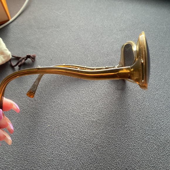 Louis Vuitton Sunglasses - Picture 3 of 5